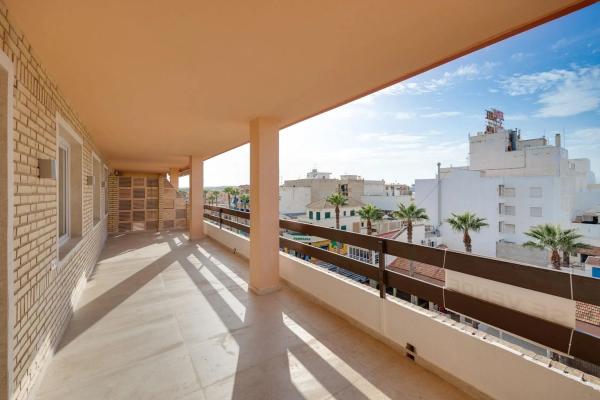 Mieszkanie na sprzedaż w  Calle Benejúzar, 1, Torrevieja photo 4