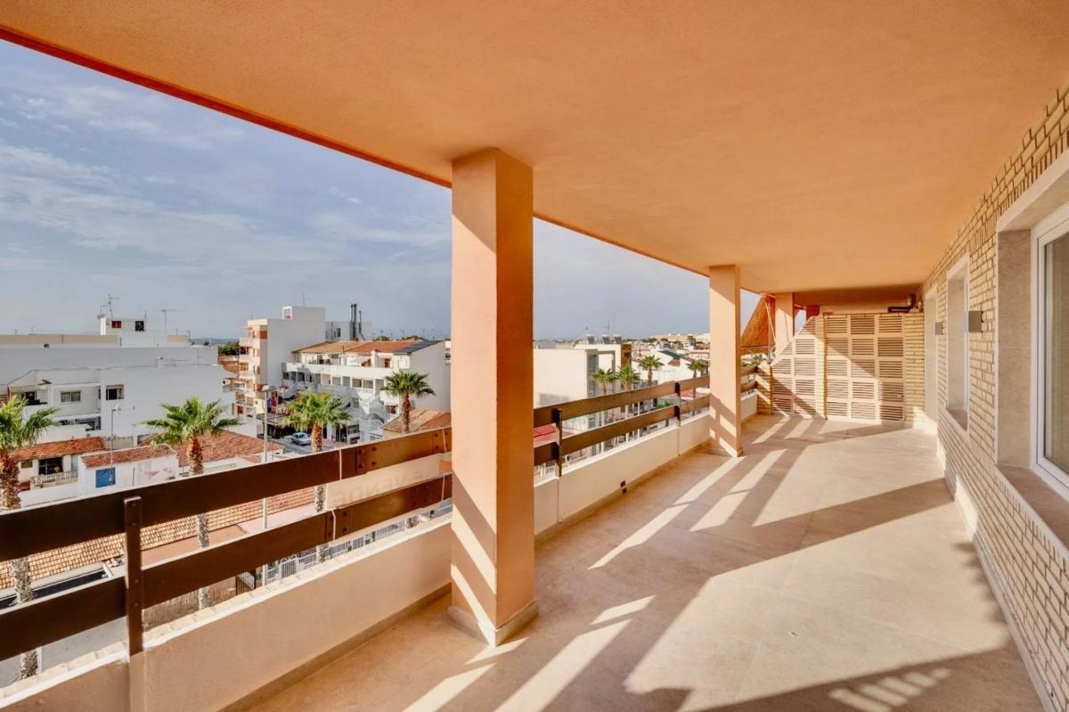 Продажа квартиры на Barrio Playa de los Náufragos, Торревьеха
 photo 4