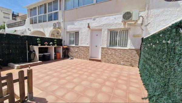 Apartment for sale in Barrio Cabo Cervera, Torrevieja thumbnail 2