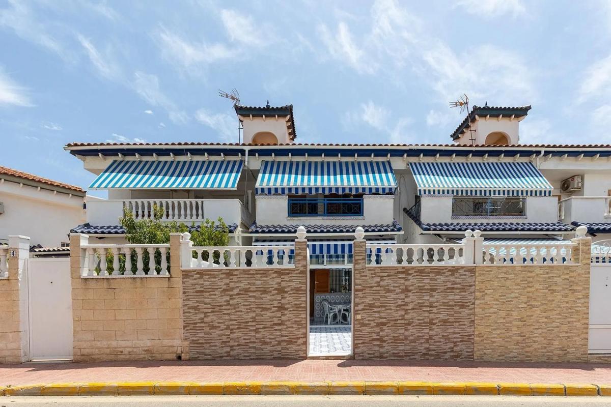 Venta de chalet independiente en Calle Morera, Torrevieja
photo 1