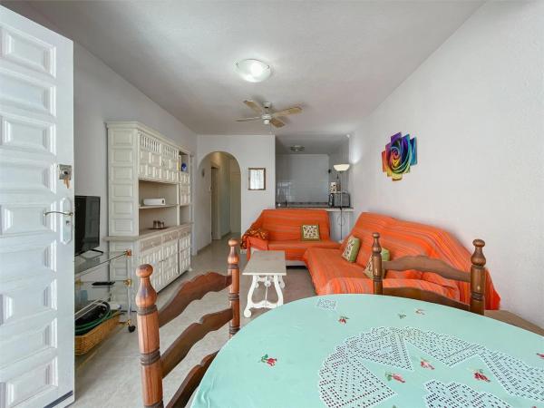 Apartment for sale in Calle Salamanca, Torrevieja thumbnail 2