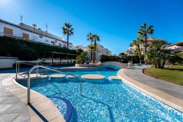 Apartment for sale in Barrio Cañada del Molino, Torrevieja photo 1