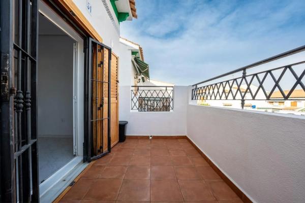Apartment for sale in Barrio Cañada del Molino, Torrevieja thumbnail 1