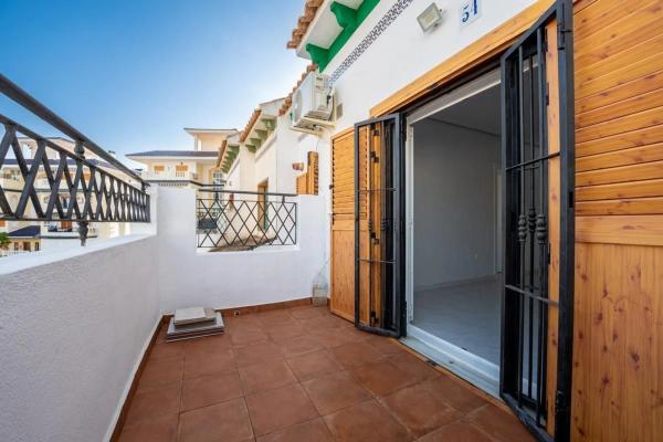 Apartment for sale in Barrio Cañada del Molino, Torrevieja thumbnail 2