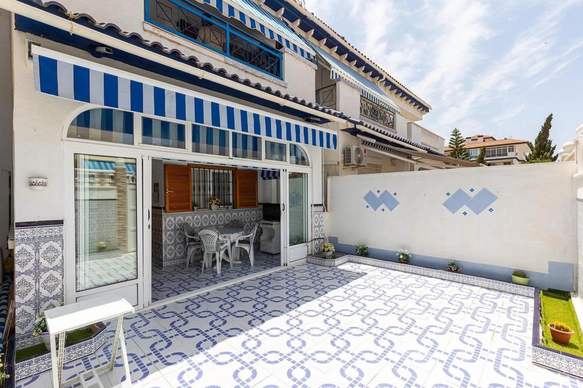 Venta de chalet independiente en Calle Morera, 3, Torrevieja
photo 2