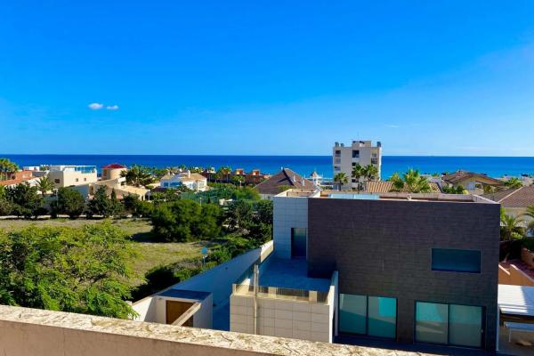 Chalet pareado en calle Pitas photo 4