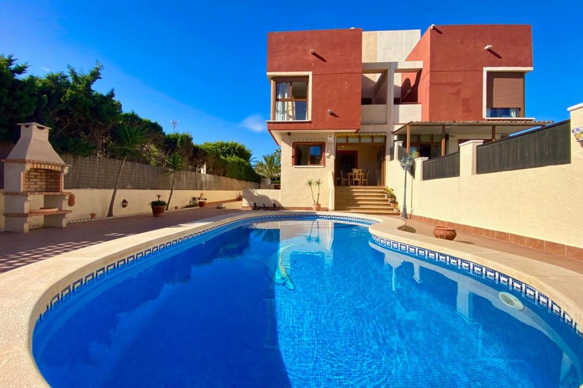 Properties for sale and rent in Spain photo 5