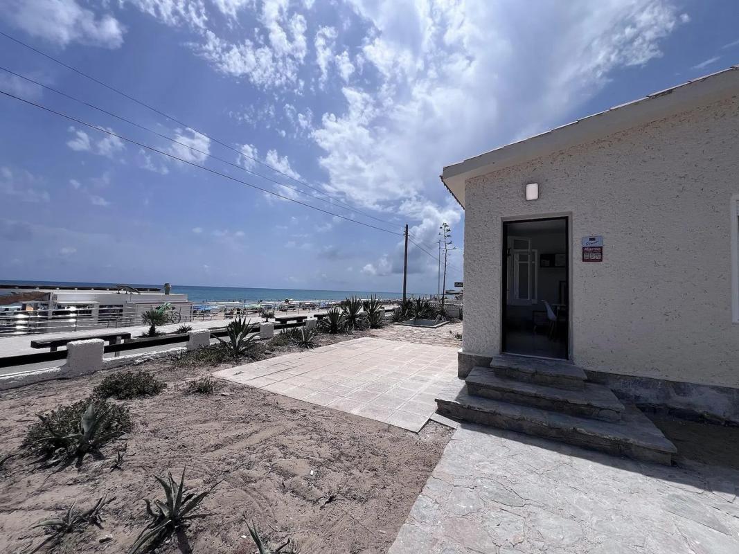Venta de chalet independiente en Avenida Españoles, Torrevieja
photo 2