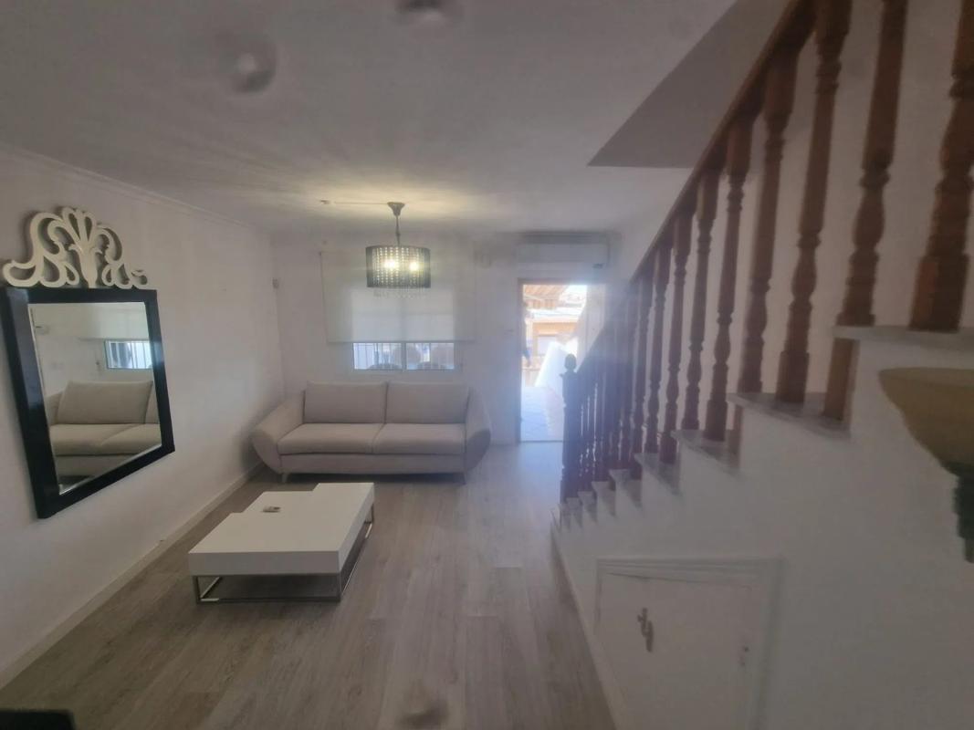 Sprzedaż niezależnego domku jednorodzinnego w Calle Ciudad Real, 11, Torrevieja photo 1