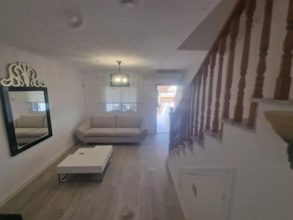 Chalet independiente en venta en Calle Ciudad Real, 11, Torrevieja
photo 1