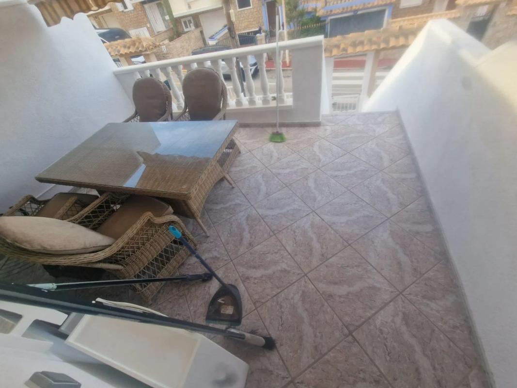 Sprzedaż niezależnego domku jednorodzinnego w Calle Ciudad Real, 11, Torrevieja photo 2
