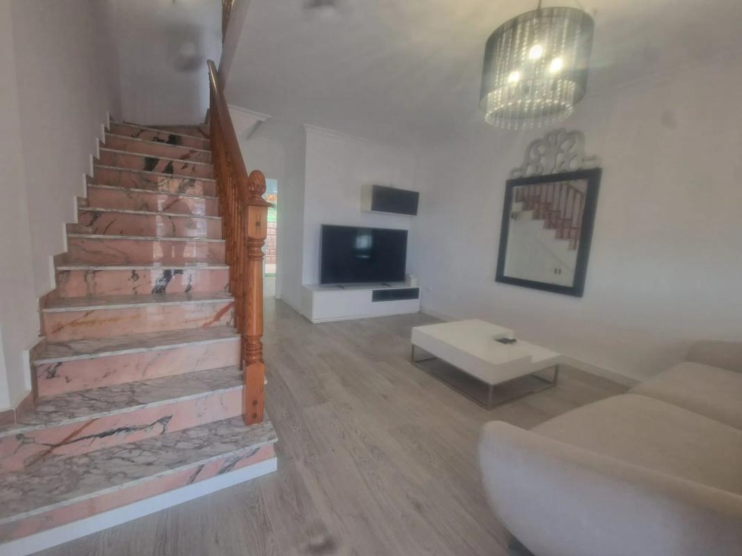 Sprzedaż niezależnego domku jednorodzinnego w Calle Ciudad Real, 11, Torrevieja photo 3