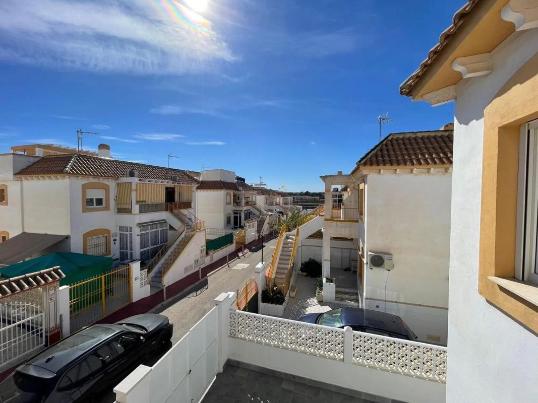 Sale of townhouse in Residencial Parque de las Naciones, 10 , Torrevieja photo 2