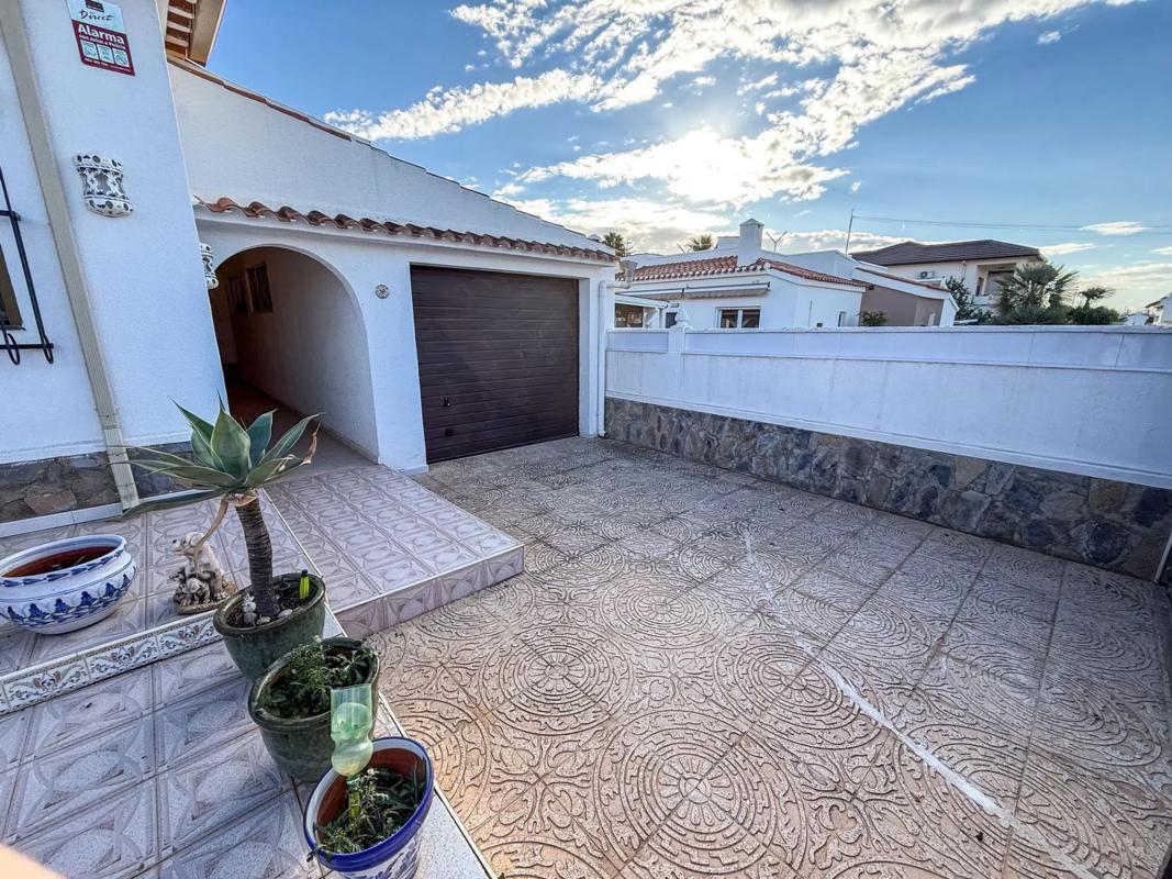 Properties for sale and rent in Spain photo 4