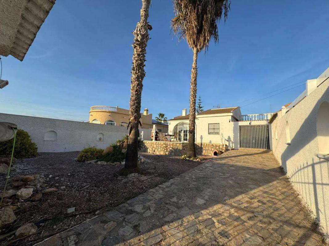 Venta de chalet independiente en Barrio La Siesta - El Salado - Torreta, Torrevieja
photo 3