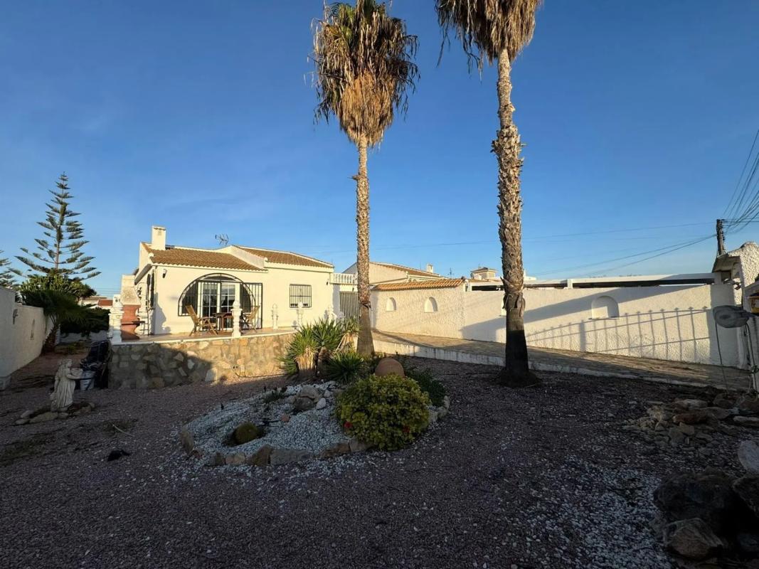 Venta de chalet independiente en Barrio La Siesta - El Salado - Torreta, Torrevieja
photo 4