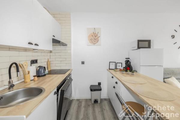 Piso en venta en Avenida Robleda, Torrevieja
thumbnail 2