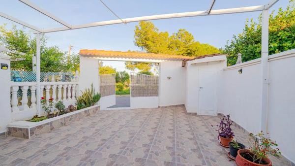 Independent chalet for sale in Calle Luna, 322, Torrevieja
thumbnail 1