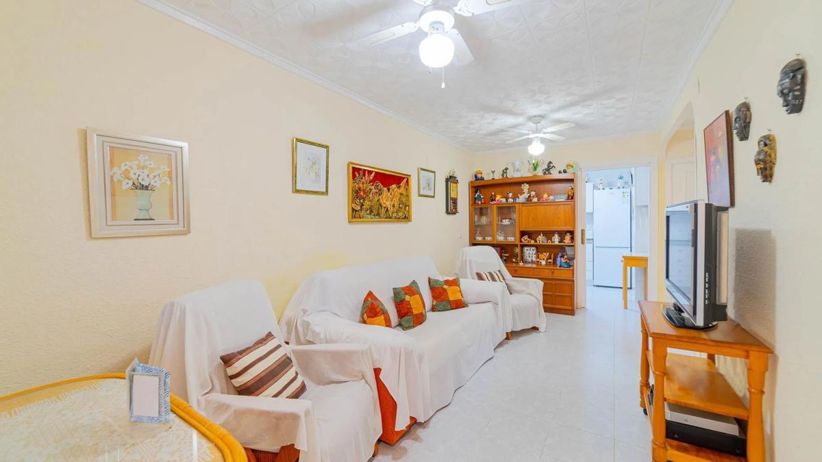 Sale of independent chalet in Calle Luna, 322, Torrevieja
photo 4