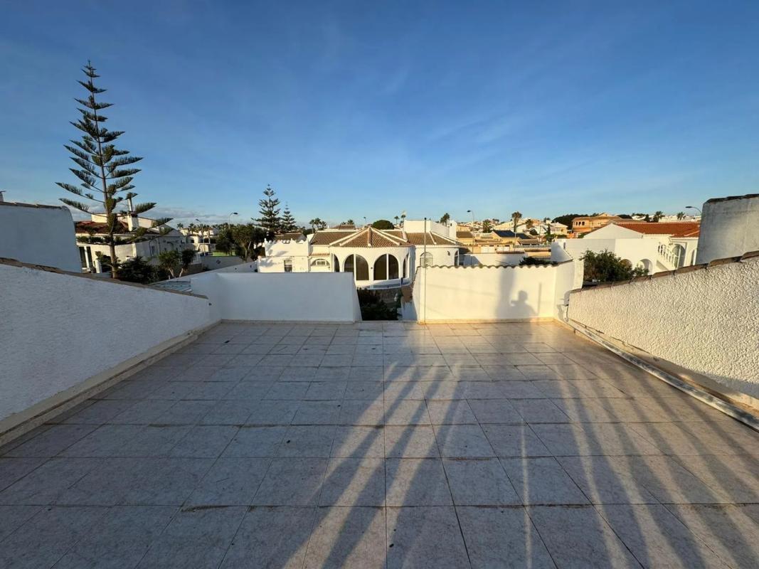 Sprzedaż szeregowego domku w  Avenida Tobarra, 1146 , Torrevieja photo 5