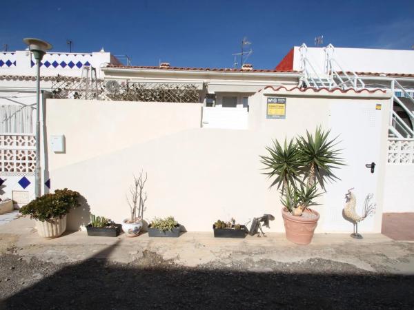Independent chalet for sale in Barrio La Siesta - El Salado - Torreta, Torrevieja
 photo 4