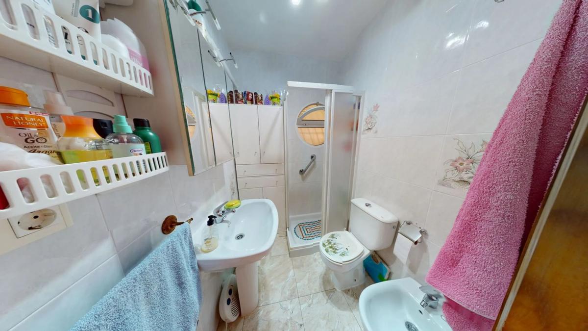 Venta de chalet adosado en Calle Alondra , Torrevieja photo 5