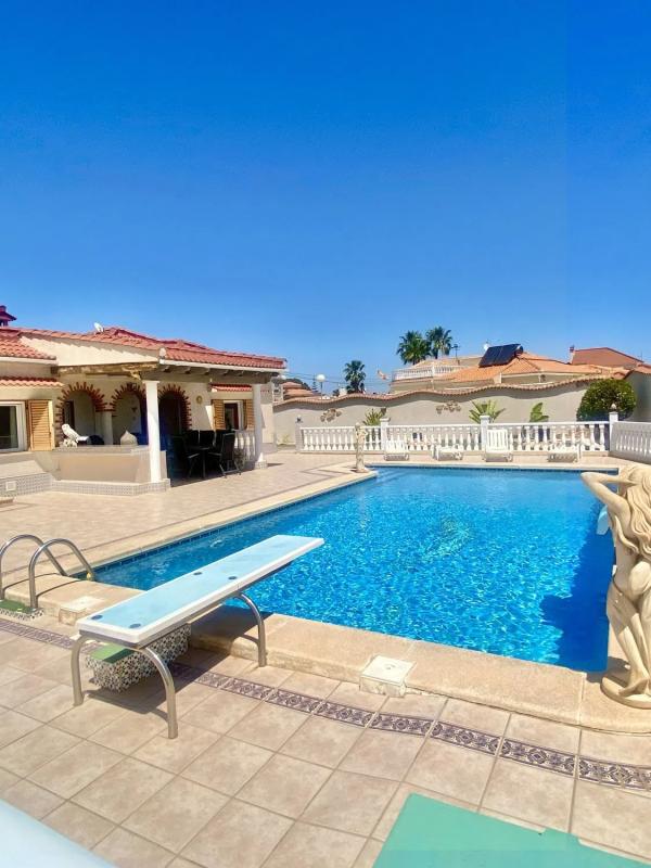 Venta de chalet independiente en Calle Salvador de Madariaga, 26, Torrevieja
photo 5