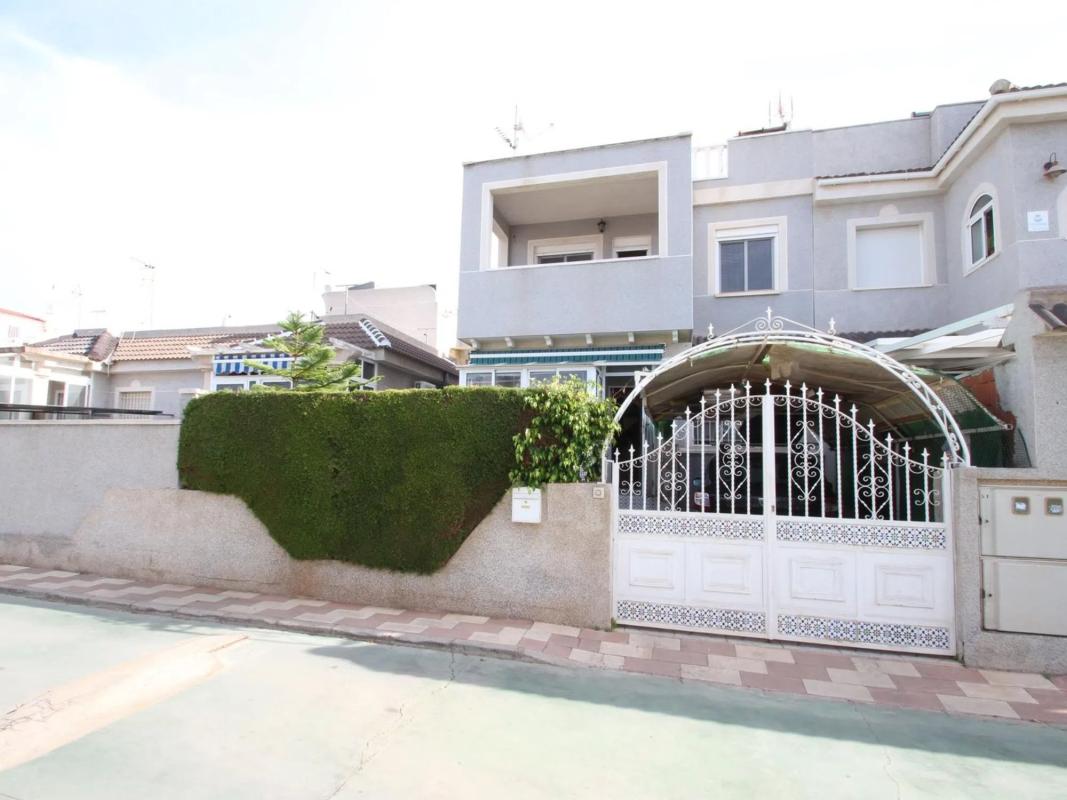 Sprzedaż niezależnego domku jednorodzinnego w Barrio La Siesta - El Salado - Torreta, Torrevieja photo 4
