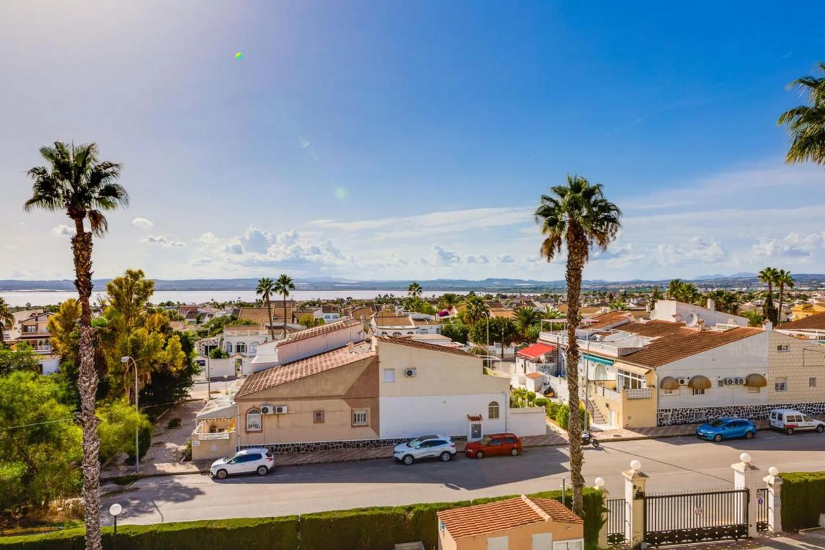 Venta de piso en Avenida Robleda, Torrevieja
photo 5