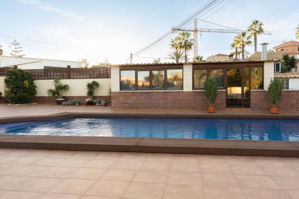 Chalet wolnostojący na sprzedaż w  Calle Amazonas Bal, Torrevieja photo 1