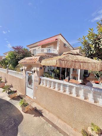 Chalet independiente en venta en Barrio Los Balcones - Los Altos del Edén, Torrevieja
thumbnail 2