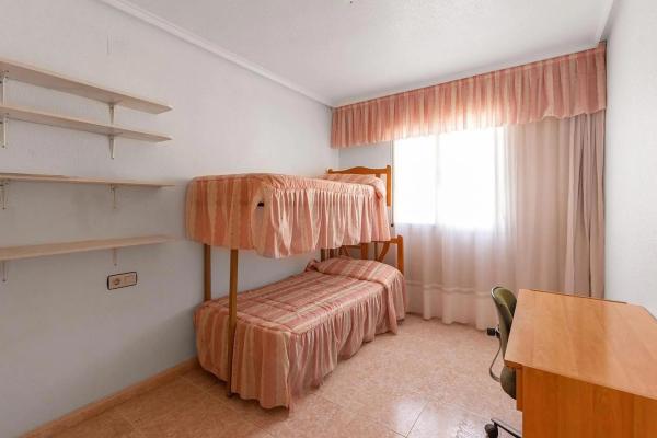 Chalet wolnostojący na sprzedaż w  Calle del Pino, Torrevieja photo 3