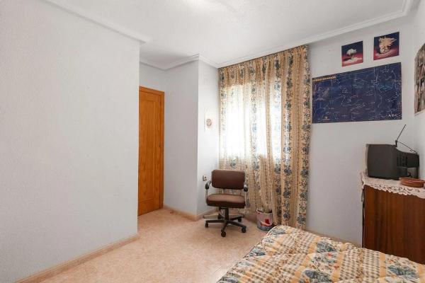 Chalet wolnostojący na sprzedaż w  Calle del Pino, Torrevieja photo 4