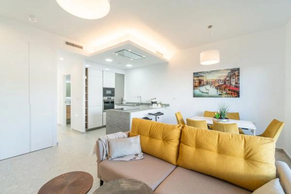 Apartment for sale in Avenida de Torrevieja, Torrevieja thumbnail 2
