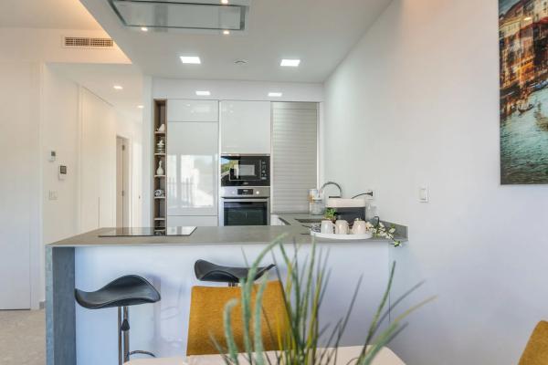 Apartment for sale in  Avenida de Torrevieja, Torrevieja photo 4