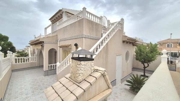 Terraced house for sale at  Calle Moncayo, 27 , Torrevieja photo 2
