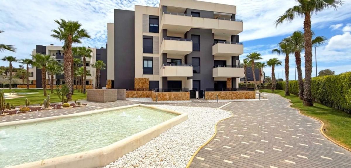 Sale of apartment in Barrio Los Balcones - Los Altos del Edén, Torrevieja
photo 1