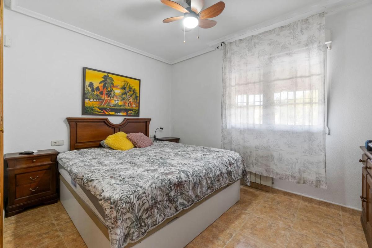 Venta de chalet independiente en Avenida Tomas Martinez Domenech, Torrevieja
photo 1