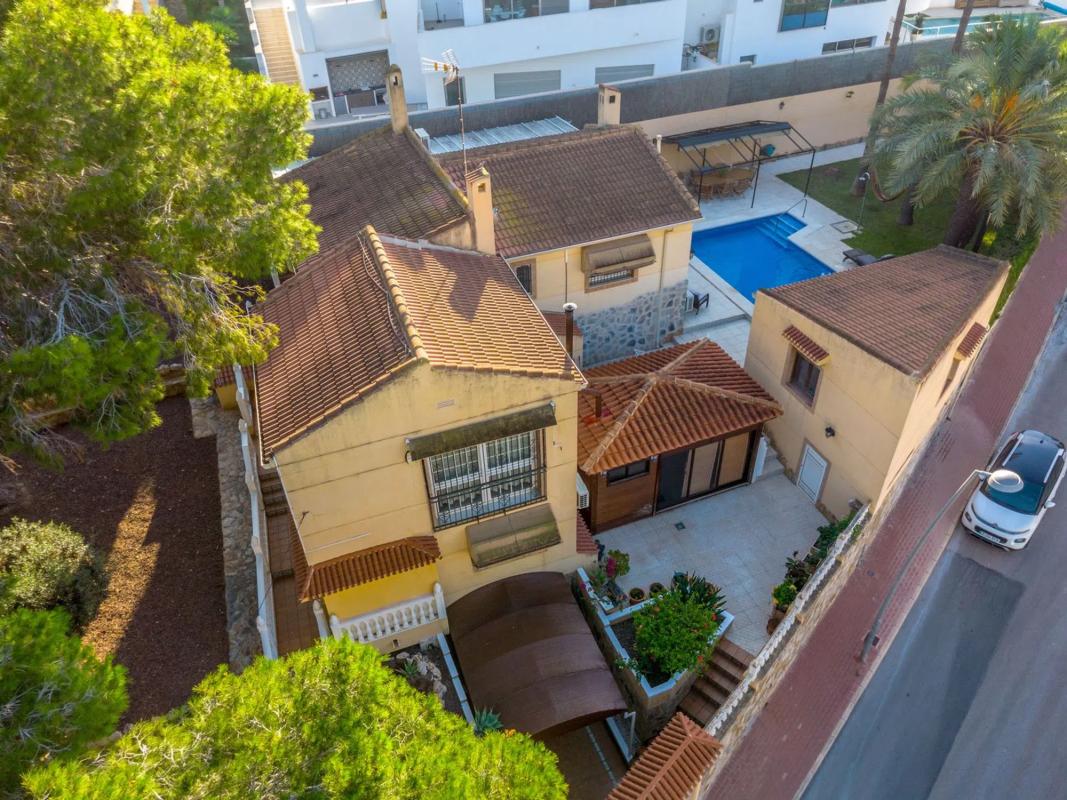Venta de chalet independiente en Avenida Tomas Martinez Domenech, Torrevieja
photo 4