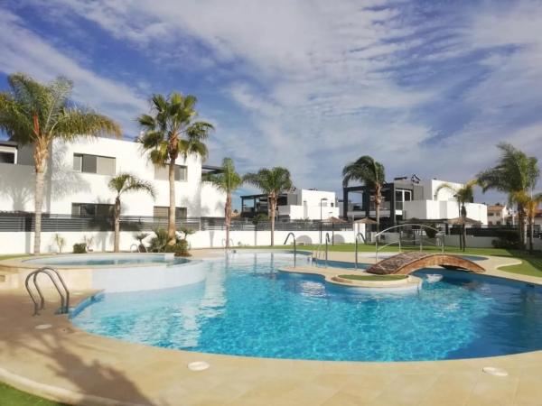 Dom szeregowy na sprzedaż w  AV TENERIFE , Torrevieja photo 1