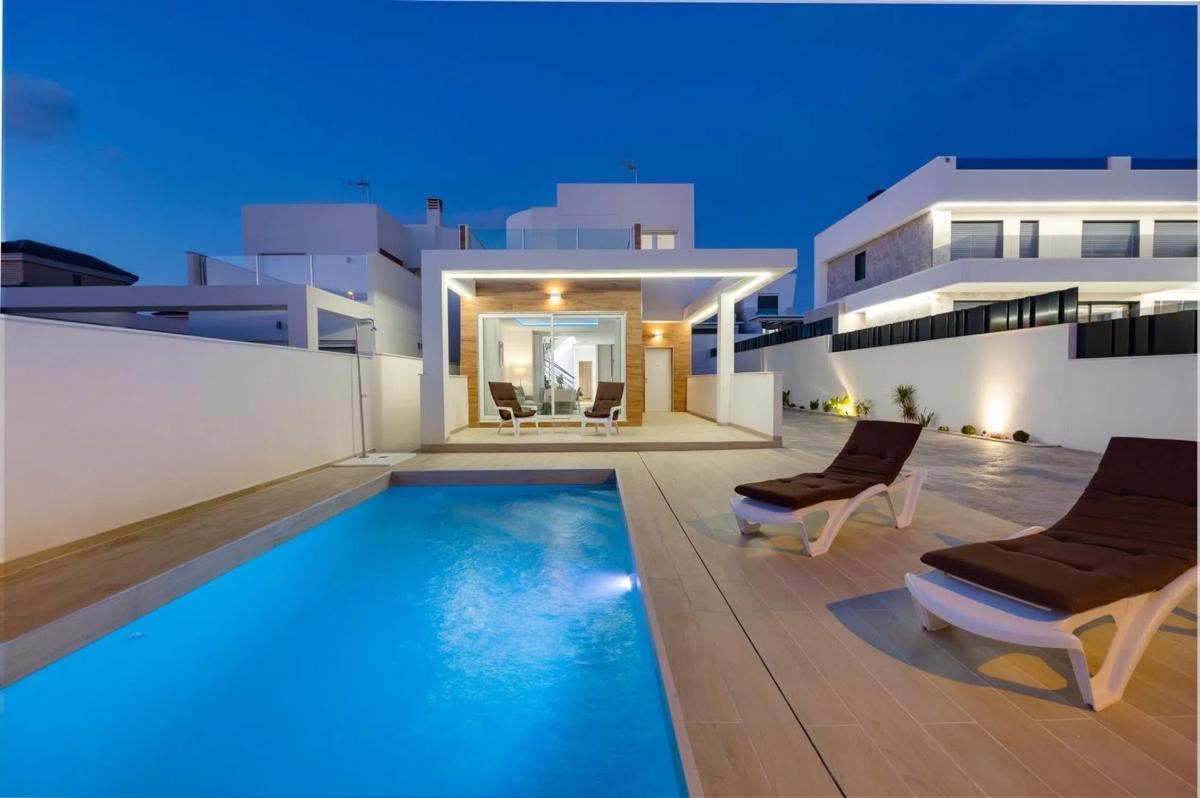 Продажа отдельного шале в Barrio Aguas Nuevas, Торревьеха photo 4