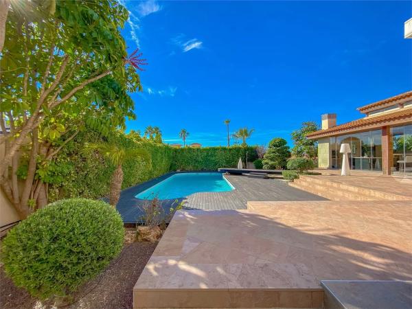 Chalet wolnostojący na sprzedaż w  Calle Levante, Torrevieja photo 4