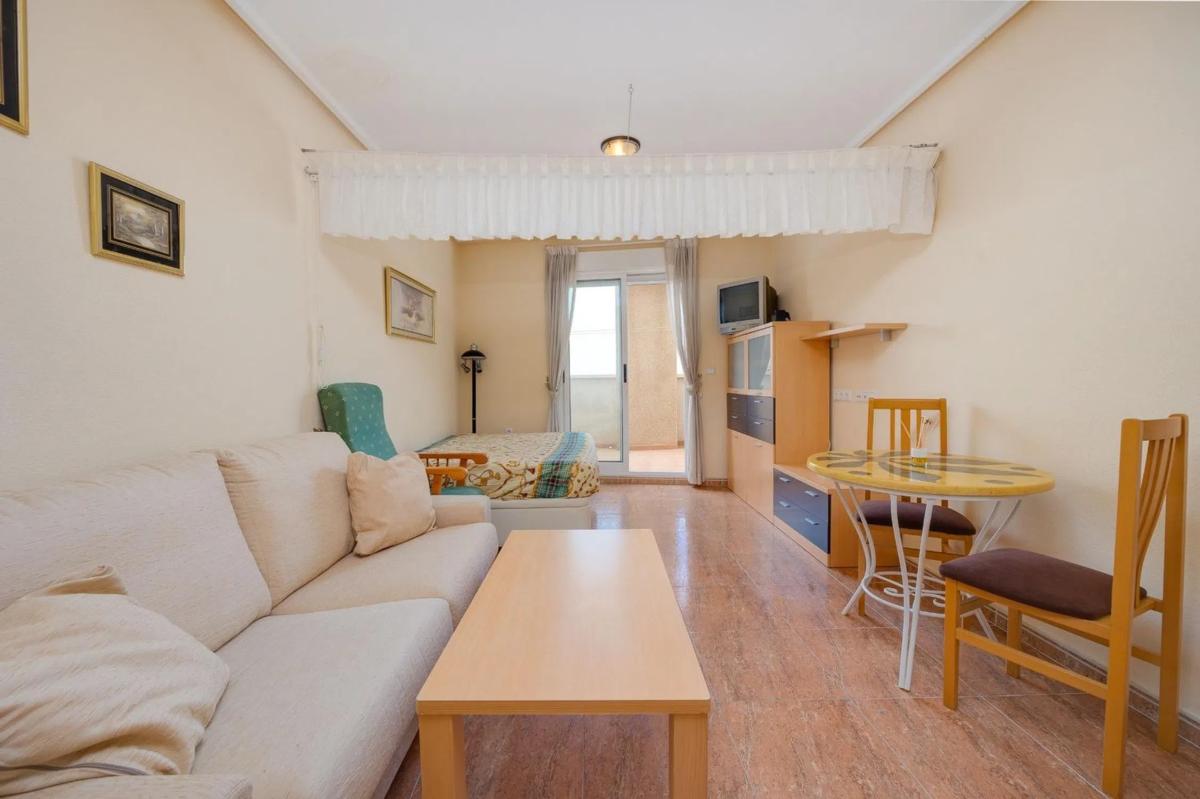 Sprzedaż studia w Calle Caritas, 2, Torrevieja photo 3