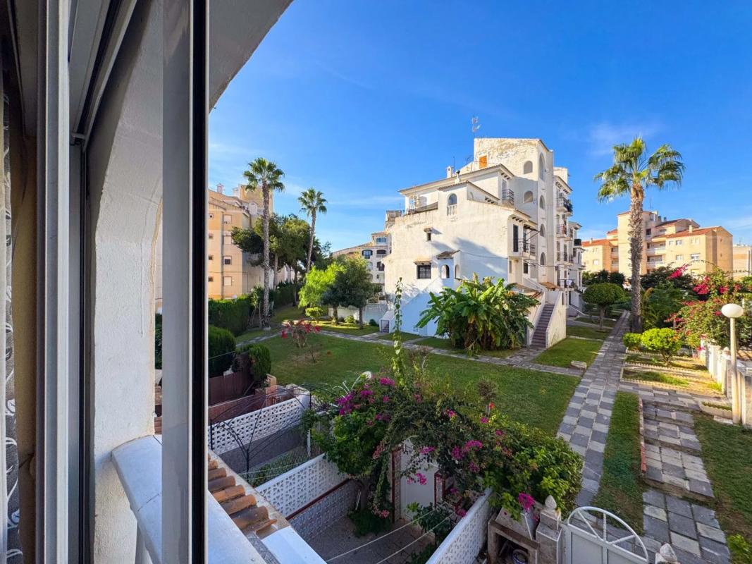 Sprzedaż mieszkania w Urbanización Calas Blancas, Torrevieja
photo 3