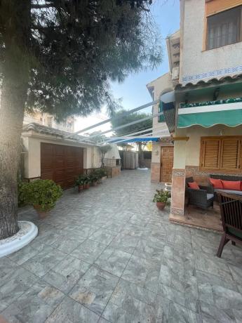 Chalet wolnostojący na sprzedaż w Calle Baco los Cisnis, Torrevieja thumbnail 1
