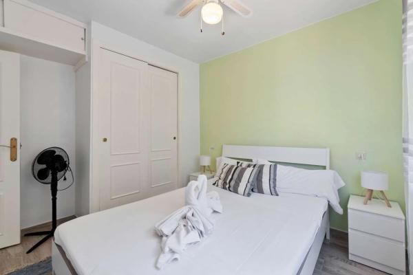 Chalet wolnostojący na sprzedaż w  Calle Islas Hormigas, Torrevieja photo 3