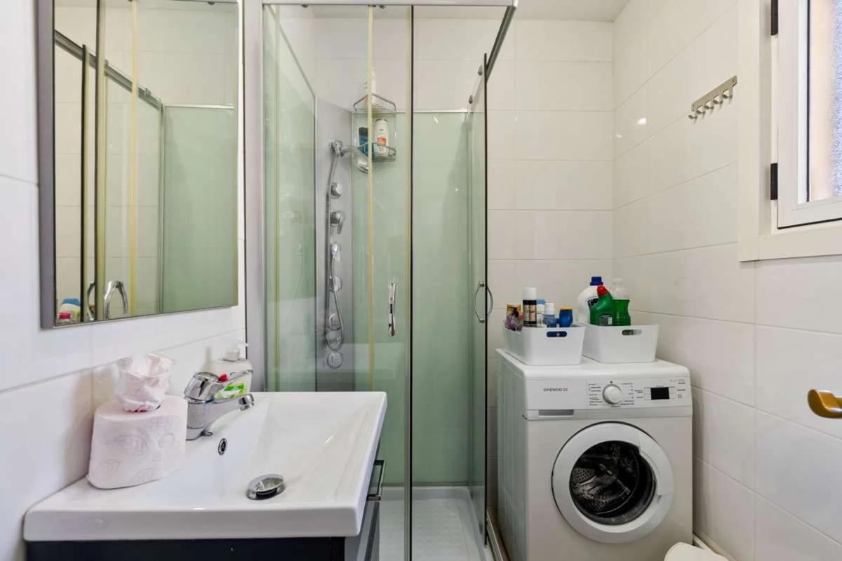 Sale of independent chalet in Calle Islas Hormigas, Torrevieja
photo 4