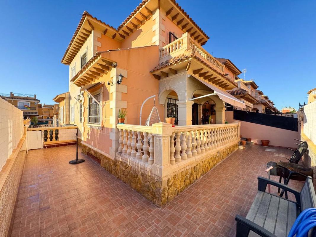 Properties for sale and rent in Spain photo 2