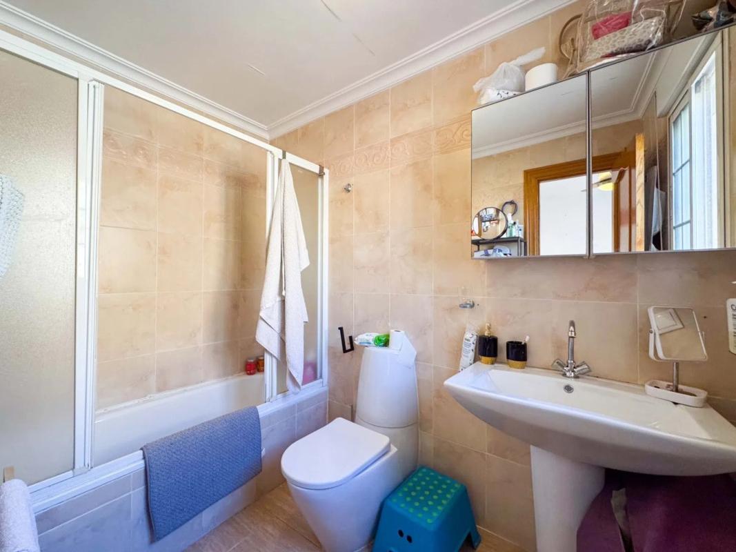 Properties for sale and rent in Spain photo 3