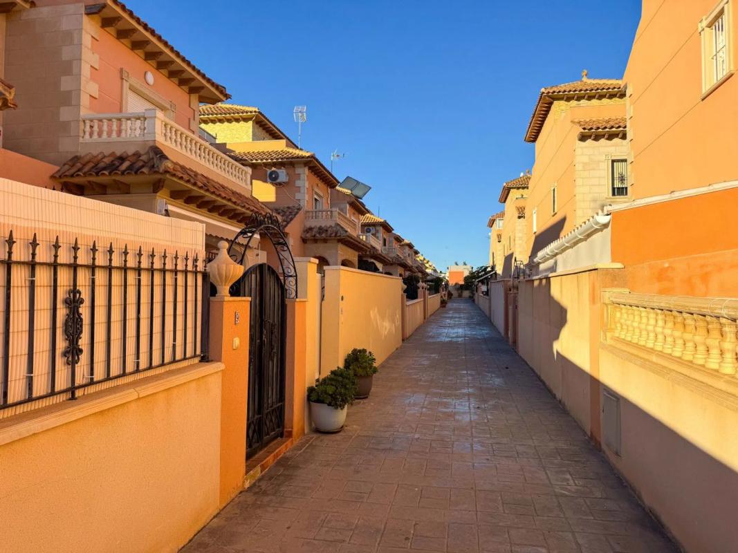 Properties for sale and rent in Spain photo 4